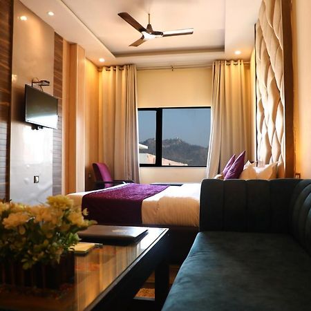 Perfectstayz Premium @Harkipauri Road Haridwār Extérieur photo